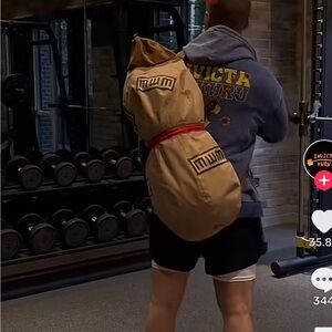 Gaara gym bag never used